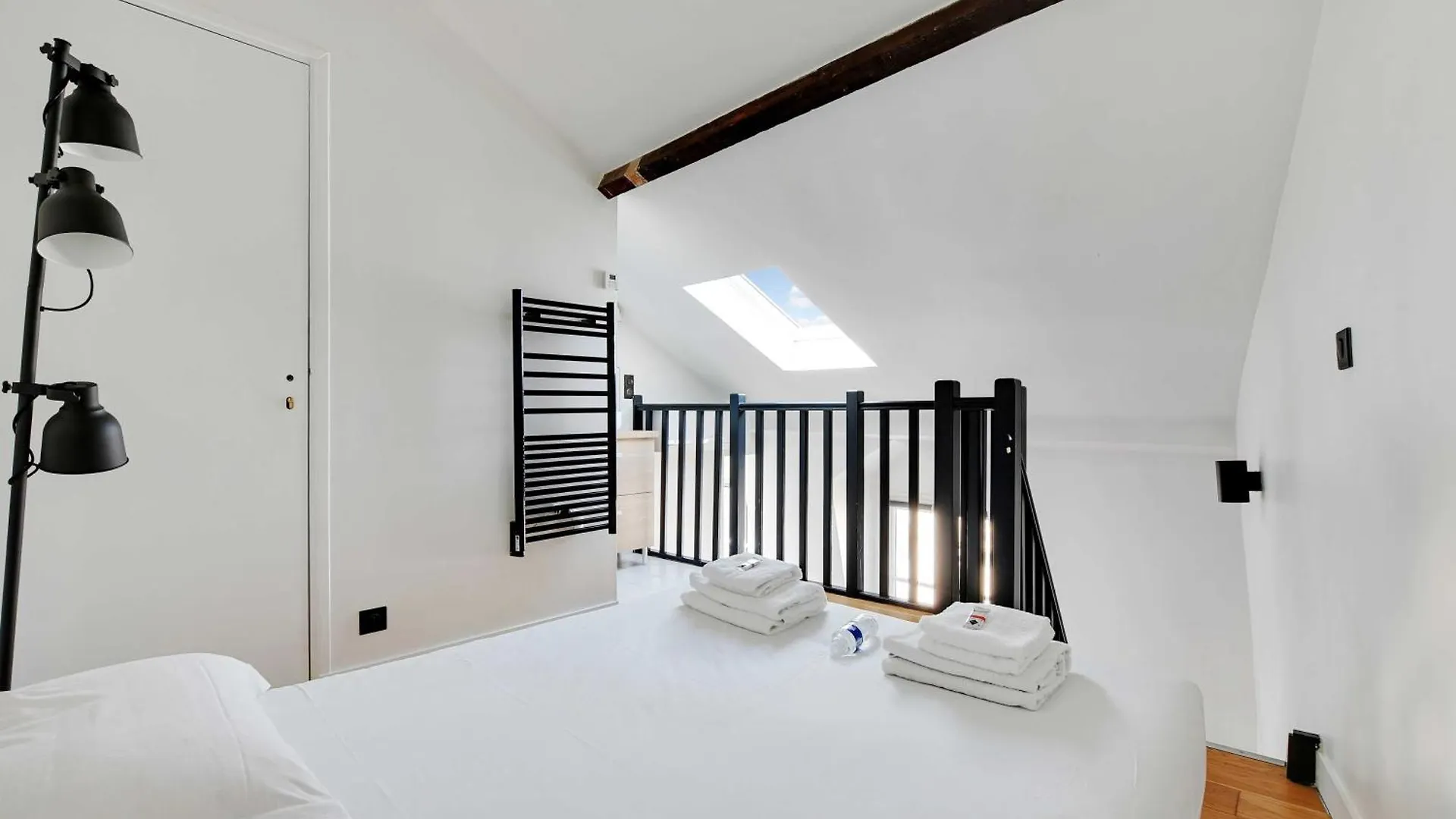 Charming Apt With Ac -Rue Des Archives- Le Marais パリ 0*,  フランス
